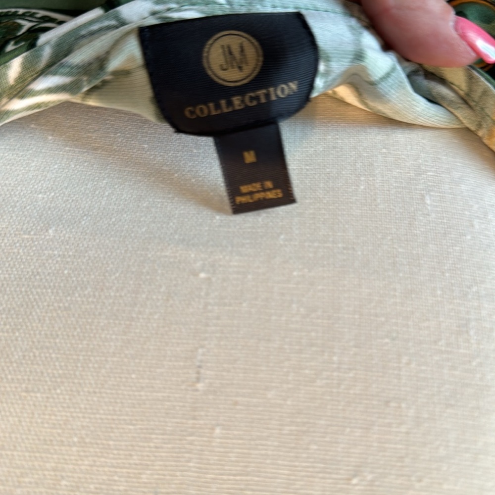 This is a cold shoulder long sleeved blouse from the JM collection, in a medium - Picture 4 of 5